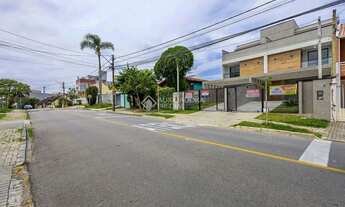 Imagem 2: Amplo Sobrado Moderno com 3 Quartos e Espaço Gourmet