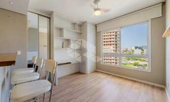 Imagem 2: Apartamento com 38m² e 1 dormitório, 1 suíte, 1 vaga no bairro Três Figueiras em Porto Ale