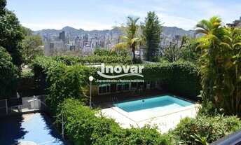 Imagem: Casa Comercial com 6 quartos, 4 banheiros