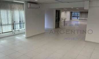 Imagem 3: Salão Comercial com Elevador - Centro Cívico Localização estratégica, ideal para