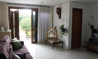 Imagem 4: Lindo sobrado com 3 dormitórios com piscina e 3 vagas em excelente estado para sua família