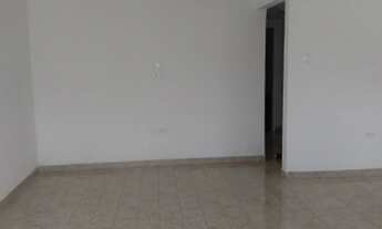 Imagem 5: Imóvel todo reformado, garagem para 03 carros, área const. 173m2, área total 264m2