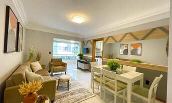 Imagem 5: Apartamento mobiliado e decorado, sacada de frente, no Centro de Capão da Canoa - RS