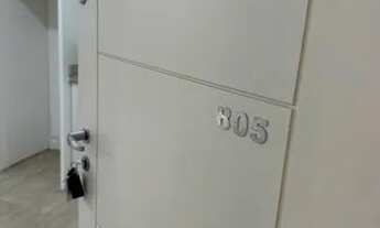 Imagem 2: Apto de 01 dormitório com armário embutido, painel e criados-mudos, bwc completo, sala com