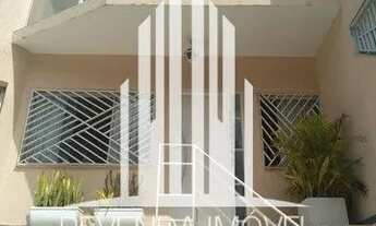 Imagem: Sobrado á venda com 70m e 2 quartos na