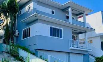 Imagem 2: Casa na Pedra Branca com 3 suítes 5 banheiros e 3 vagas