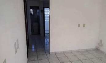 Imagem 4: Casa 2/4, IAPI Casa com 2 dormitórios