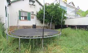 Imagem 5: Casa com três dormitórios com patio grande no bairro Santa Tereza