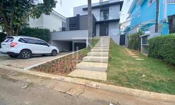 Imagem 2: Casa para venda ou locação no condomínio Alphaville 09, amplo quintal gramado