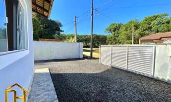 Imagem 2: Casa plana geminada em Barra Velha, 3 quartos sendo 1 suíte e espaço gourmet com churrasqu