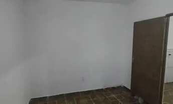 Imagem 2: Aluga se casa de 2 cómodos no suburbano