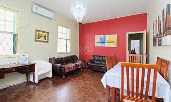 Imagem 6: Casa com três dormitórios com patio grande no bairro Santa Tereza