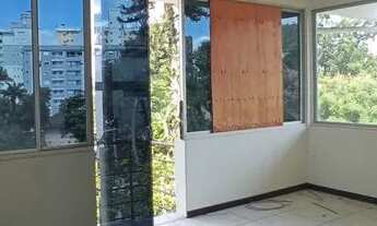 Imagem 3: Excelente casa comercial, no Centro de Blumenau!