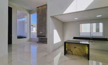 Imagem 6: Venda de Casa com 300 metros quadrados com 4 quartos no Alphaville - Piscina/ SPA/ Lareira