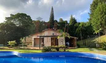 Imagem 4: Chácara na Estrada do Vinho em São Roque, Totalmente Mobiliada, Equipada e Decorada, com 2