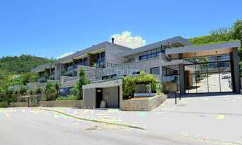 Imagem: Casa com três suítes em condominio exclusivo