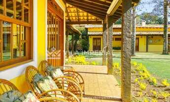 Imagem 4: Casa de condomínio para aluguel e venda possui 485 metros quadrados com 6 quartos