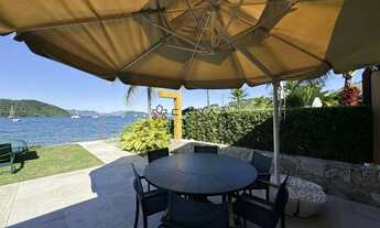 Imagem 4: Espetacular casa pé na areia em Angra dos Reis para temporada