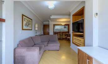 Imagem 5: Apartamento mobiliado, 03 dormitórios, sacada integrada c/ churrasqueira, 1 vaga