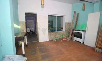 Imagem 4: Casa ampla para locação e venda na Rua Padre Anchieta - ideal para moradia ou comércio