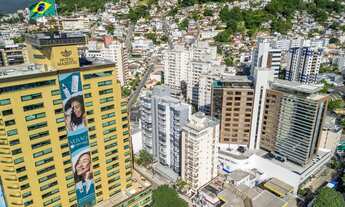 Imagem 3: Luz natural, 5 quartos e localização imbatível. Conheça este imóvel único!