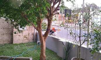 Imagem 2: Casa com 2 vagas de garagem para carros pequenos