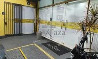 Imagem 4: Ponto comercial no centro 03 salas 06 banheiros 06 vagas