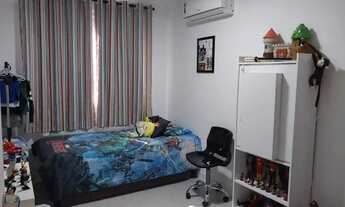 Imagem 6: Imóvel aconchegante à venda com 2 quartos, sendo 1 suíte, e 2 banheiros no tota