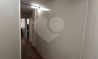 Imagem 5: Prédio de renome no centro histórico de São Paulo com localização estratégica e amplo espa