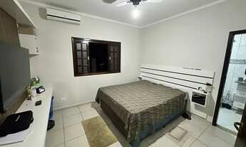 Imagem 5: Casa de condomínio térrea para venda possui 225 metros quadrados com 6 quartos