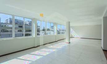 Imagem 5: Apartamento para aluguel e venda possui 330 metros quadrados com 4 quartos