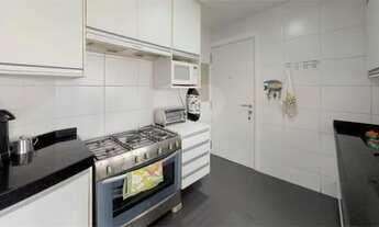 Imagem 3: Apartamento para aluguel e venda possui 255 metros quadrados com 4 quartos