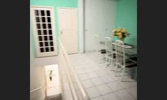 Imagem: Vaga feminina de quarto universitário