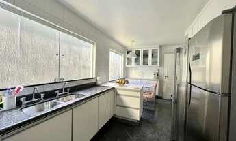 Imagem 10: Casa de condomínio para aluguel possui 350 metros quadrados com 4 quartos