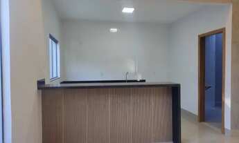 Imagem 5: Casa de 3 quartos com piscina no Jardim Itaipu enfrente a praça Casa de Rua com 3 Quarto(s