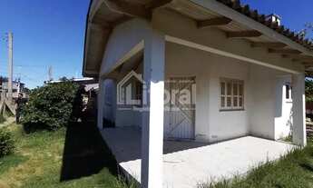 Imagem 3: Residência de esquina localizada em região de moradores em Albatroz