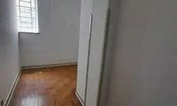 Imagem 2: 80m² 2 DTS ENTORNO RICO EM TRANSPORTE E COMÉRCIO