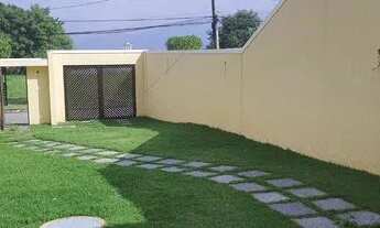 Imagem 2: Casa de condomínio para venda tem 165 metros quadrados com 4 quartos