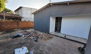 Imagem 2: Casa Bairro Silvia Regina. 1 suíte com armário mais 1 quartos, e etc com varanda, quintal