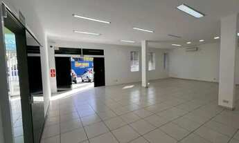 Imagem 7: SALÃO COM PORTA ADICIONAL; ACESSO AO PRÉDIO INTERIOR; LOCAÇÃO NO PQ SÃO JORGE SALÃO; VIZI