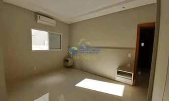 Imagem 2: Casa de condomínio para aluguel tem 220 metros quadrados com 6 quartos