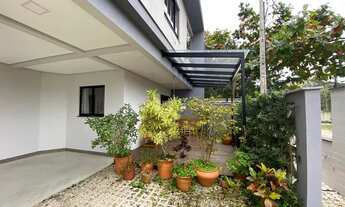 Imagem 3: Sobrado para venda possui 99 metros quadrados com 2 quartos em Canto Grande - Bombinhas