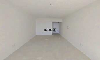 Imagem 3: Ampla sala comercial com aproximados 47m² e excelente vista para o Guaíba!