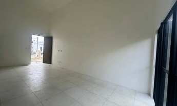 Imagem 3: Oportunidade! Casa com 3 Suítes e Terreno Amplo no Lantai