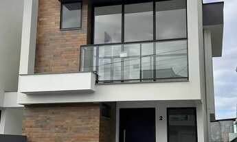 Imagem 3: Sobrado a venda possui 106 metros quadrados com 3 quartos em Serraria - São José - SC