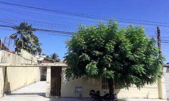 Imagem 3: Baixou pra vender: 182 m2, 5 Q, Sendo 3 Suítes e DCE, a 50m do Lago Jacarey