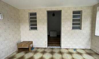 Imagem 3: Amplo Quintal ! Casa com 3 dormitórios