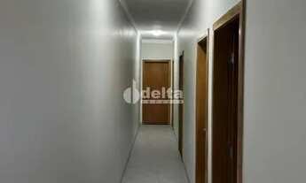 Imagem 4: Casa à venda, 4 quartos, 2 suítes, 2 vagas, Shopping Park - Uberlândia/MG