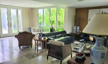 Imagem 6: Casa de condomínio para venda possui 400 metros quadrados com 4 quartos