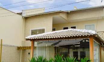 Imagem: Casa duplex com Rio no fundo